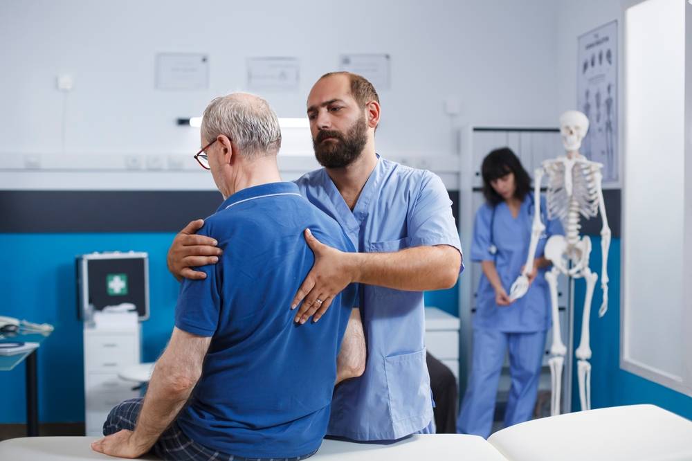 Image for Todo lo que debe saber sobre el dolor de espalda superior derecha y sus posibles causas post